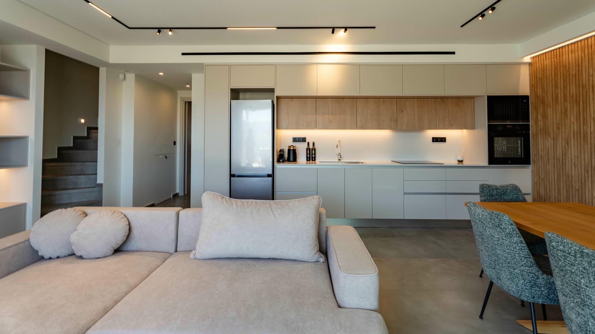 Living & Kitchen