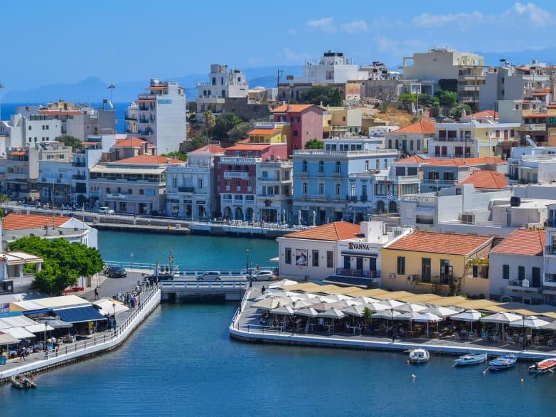 Agios Nikolaos, 10 Minutes Away 